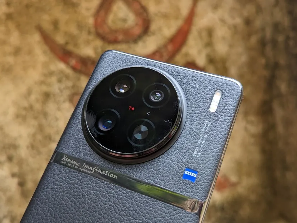 Vivo brings the 1-inch camera sensor to the X90 Pro