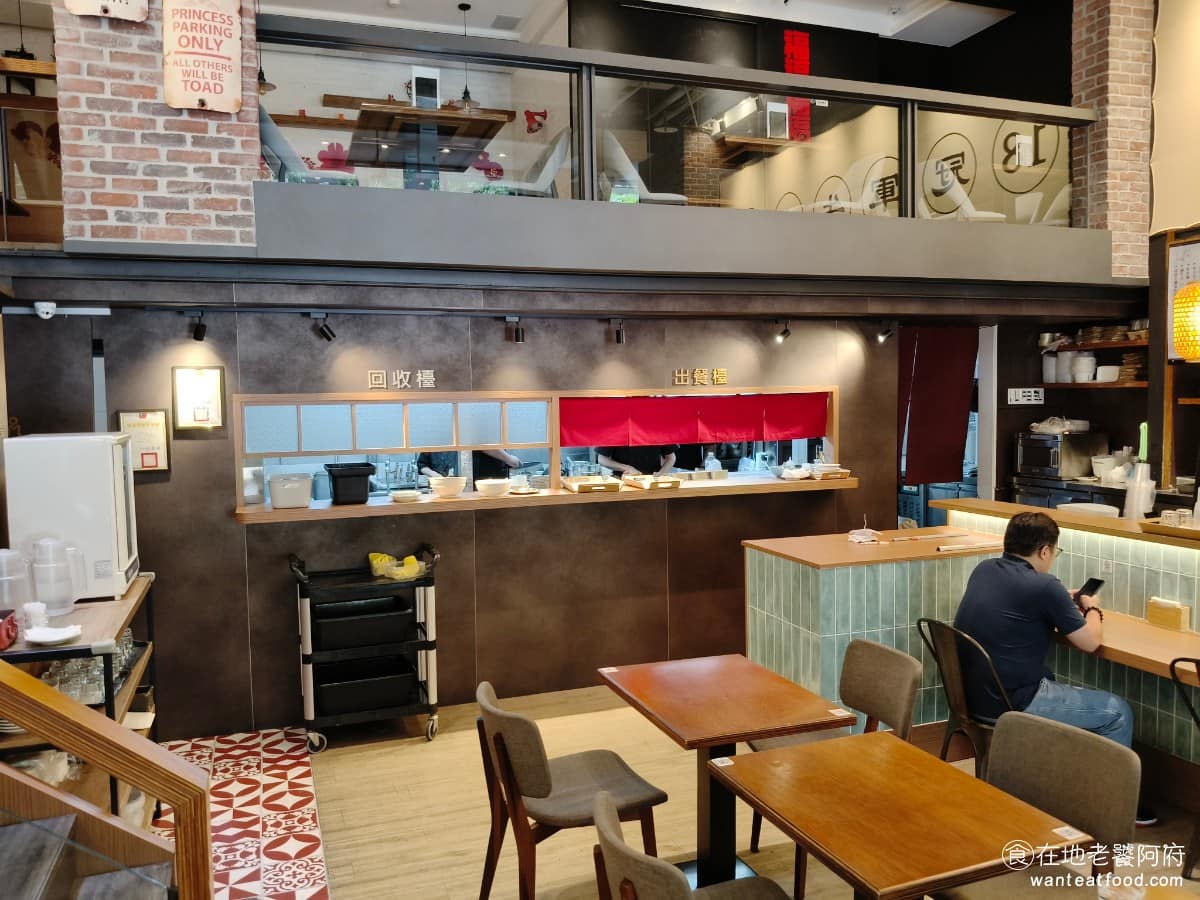 18冠軍牛肉麵台北內湖店 18冠軍牛肉麵台北內湖店菜單 18冠軍牛肉麵台北內湖店推薦 美食 後來隨著 Room 18 歇業,主廚決定將這碗牛肉麵,重新端上檯面,帶去參加比賽,沒想到一舉成名,拿下了冠軍 @在地老饕阿府