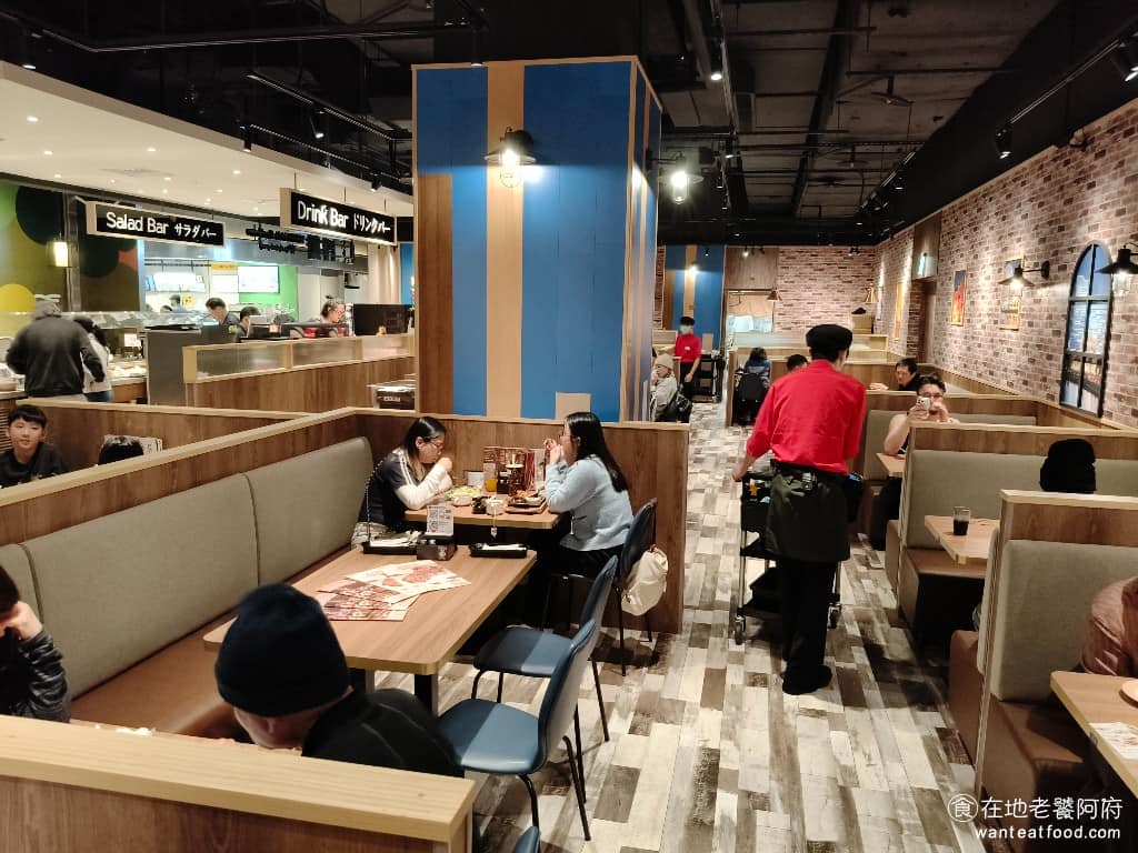 橫濱牛排台北松菸誠品店 橫濱牛排台北松菸誠品店菜單 橫濱牛排台北松菸誠品店推薦 信義區美食 自助吧的品項，比以前更豐富，有調整過，種類增加後，整體用餐體驗也明顯更好，生意也比從前更熱絡。 @在地老饕阿府