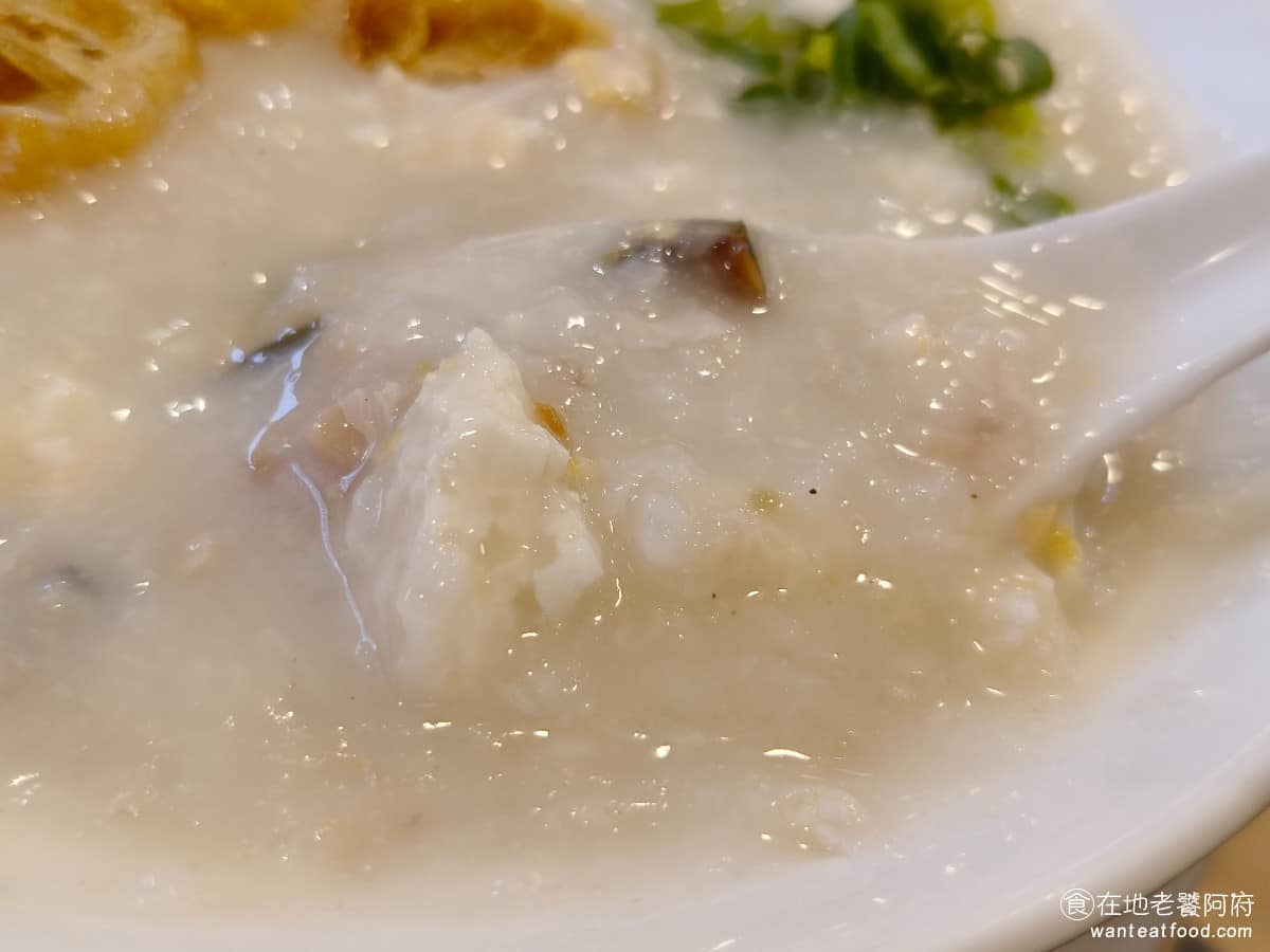 添好運大直美麗華店 添好運大直美麗華店菜單 添好運大直美麗華店推薦 中山區美食 中山美食 整碗吃起來有水準，而且品質穩定，每次來吃味道都不會差太多。 @在地老饕阿府
