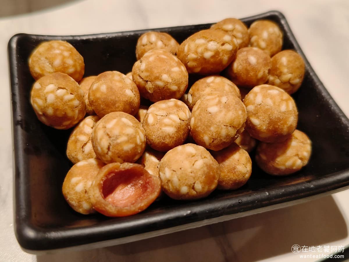 興蓬萊台菜餐廳大葉高島屋店 興蓬萊台菜餐廳大葉高島屋店菜單 興蓬萊台菜餐廳大葉高島屋店推薦 入座後店家會先送上熱茶與花生、蛋酥花生，當作開胃小點，暖暖胃、墊墊肚子。點餐後，上菜速度超級快，幾乎不太需要久候。 @在地老饕阿府