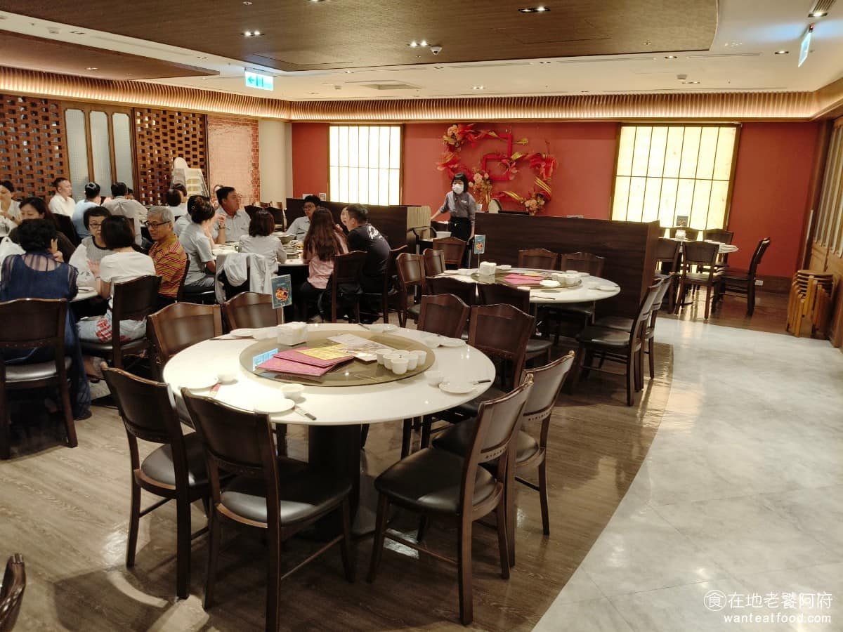 興蓬萊台菜餐廳大葉高島屋店 興蓬萊台菜餐廳大葉高島屋店菜單 興蓬萊台菜餐廳大葉高島屋店推薦 整體來說大葉高島屋店，比本店的空間更寬敞明亮，用餐環境算是舒適。假日或晚餐時段人潮較多，必須要提前訂位。 @在地老饕阿府
