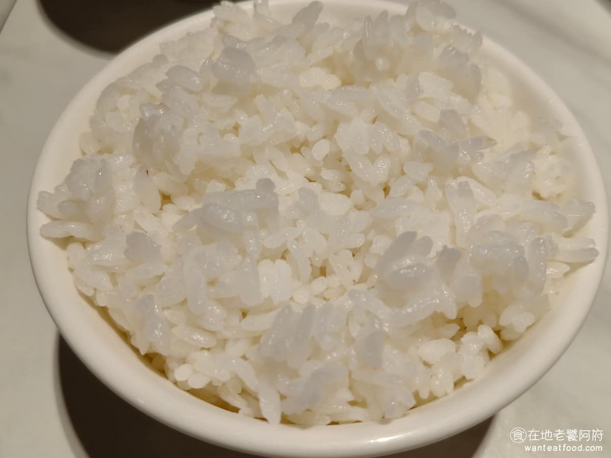 興蓬萊台菜餐廳大葉高島屋店 興蓬萊台菜餐廳大葉高島屋店菜單 興蓬萊台菜餐廳大葉高島屋店推薦 白飯 米飯粒粒分明，吃起來不會太硬，但口感偏乾，如果能再軟一點，會更好。 @在地老饕阿府
