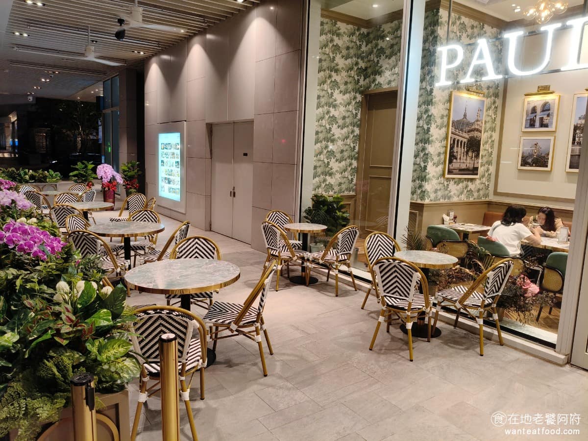 PAUL 台北大直忠泰店 台北大直忠泰店菜單 台北大直忠泰店推薦 中山區美食 中山美食 劍南路站美食 整體想營造的,是歐洲街頭咖啡館那種比較悠閒、不趕時間的氛圍,算是把「慢生活」這個概念,具體放進空間裡。 @在地老饕阿府
