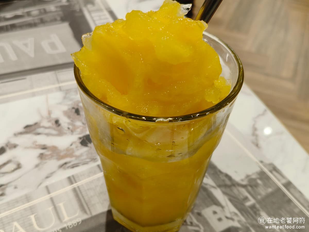 PAUL 台北大直忠泰店 台北大直忠泰店菜單 台北大直忠泰店推薦 中山區美食 中山美食 劍南路站美食 芒果冰沙 喝起來口味偏甜,芒果香氣十足,味道上都不錯,只不過裡面的冰沙完全沒有打碎,有一大堆碎冰,吃起來不太舒服。 @在地老饕阿府