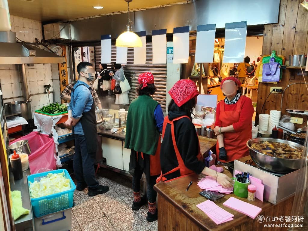 張記傳統魚丸 張記傳統魚丸菜單 張記傳統魚丸推薦 瑞芳區美食 瑞芳美食 台灣小吃 福州魚丸 服務人員親切，態度很好會主動招呼客人，是間溫暖又有記憶點的在地小吃店。 @在地老饕阿府