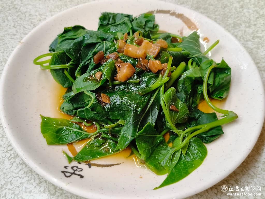 張記傳統魚丸 張記傳統魚丸菜單 張記傳統魚丸推薦 瑞芳區美食 瑞芳美食 台灣小吃 福州魚丸 燙青菜 煮得比較軟，調味簡單好吃，上面有加一點招牌魯肉，增香了不少。 @在地老饕阿府