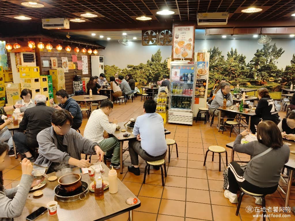 霸味薑母鴨內湖旗艦店 霸味薑母鴨內湖旗艦店菜單 霸味薑母鴨內湖旗艦店推薦 內湖區美食 內湖美食 客滿的時候，環境非常吵雜，但就是要這樣的開放式環境，吃起來才有氣氛。 @在地老饕阿府