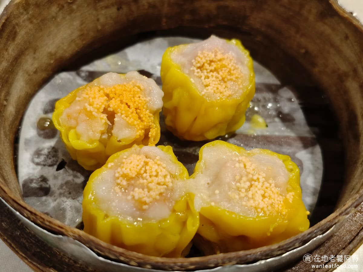 美利香港茶餐廳 美利香港茶餐廳菜單 美利香港茶餐廳推薦 南港區美食 南港美食 港式料理 點心 撈麵 魚子蝦燒賣 燒賣味道吃起來不錯,肉質扎實,相較珍珠丸好吃很多,雖然每顆尺寸偏小,但至少有 4 顆,份量還算夠。 @在地老饕阿府