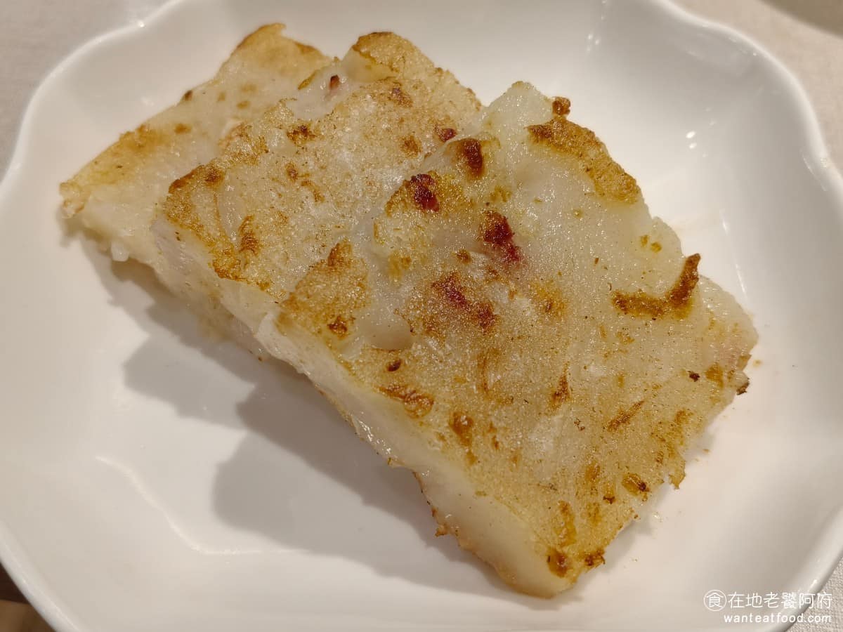 美利香港茶餐廳 美利香港茶餐廳菜單 美利香港茶餐廳推薦 南港區美食 南港美食 港式料理 點心 撈麵 港味蘿蔔糕 味道吃起來非常普通,完全沒什麼蘿蔔味,吃起來就像早餐店那種廉價蘿蔔糕,不推薦特別點。 @在地老饕阿府