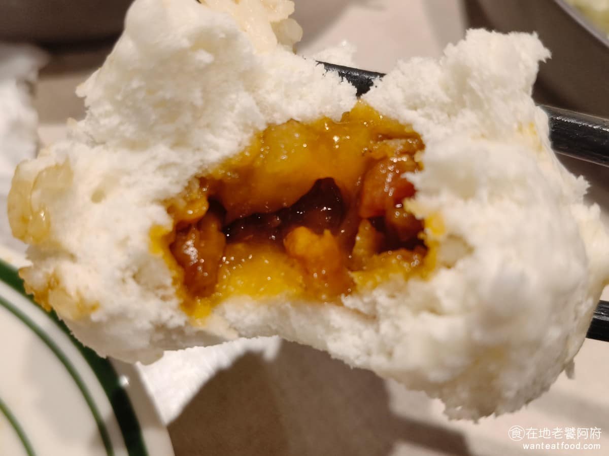 美利香港茶餐廳 美利香港茶餐廳菜單 美利香港茶餐廳推薦 南港區美食 南港美食 港式料理 點心 撈麵 因為腥味重,所以咬一口就不太想再吃第二口,最後都沒吃,不推薦點這道。 @在地老饕阿府