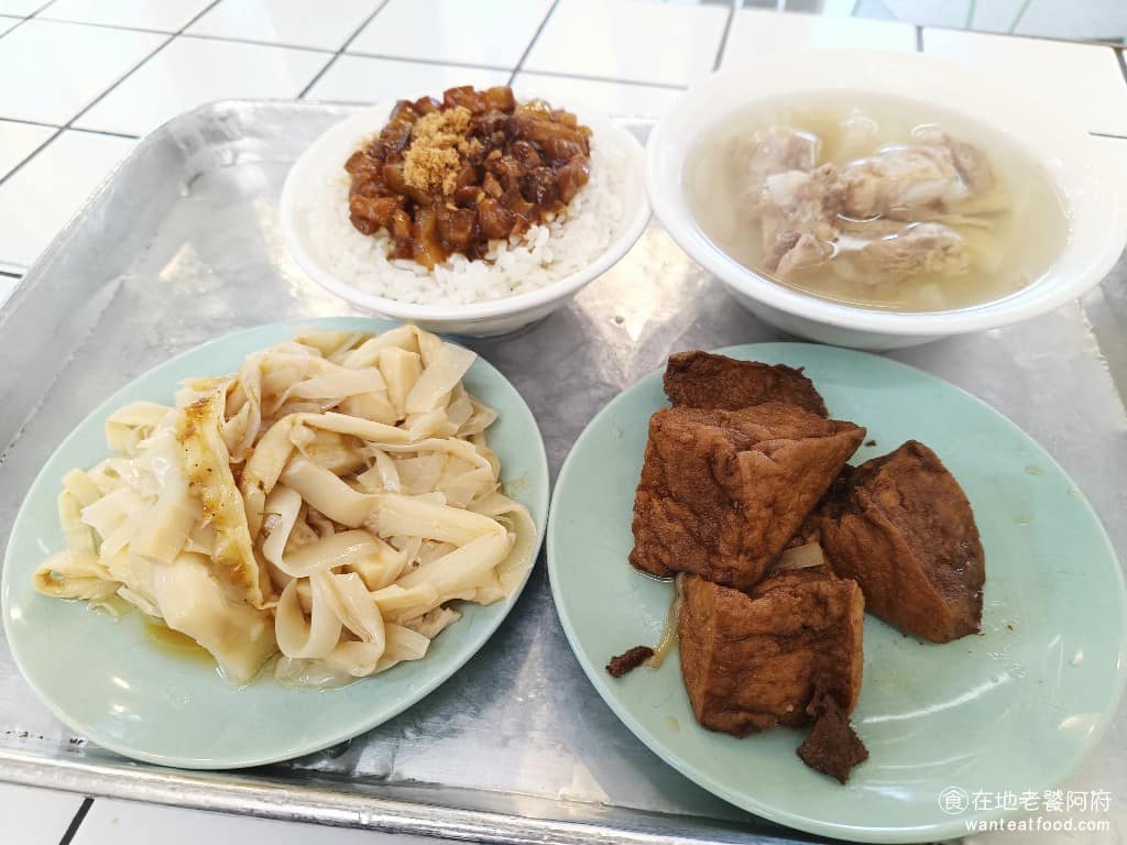 夯・魯肉飯 信義區美食 松山美食 台灣小吃 筒子米糕 苦瓜排骨湯 油豆腐 滷肉飯 肉鬆 雞湯