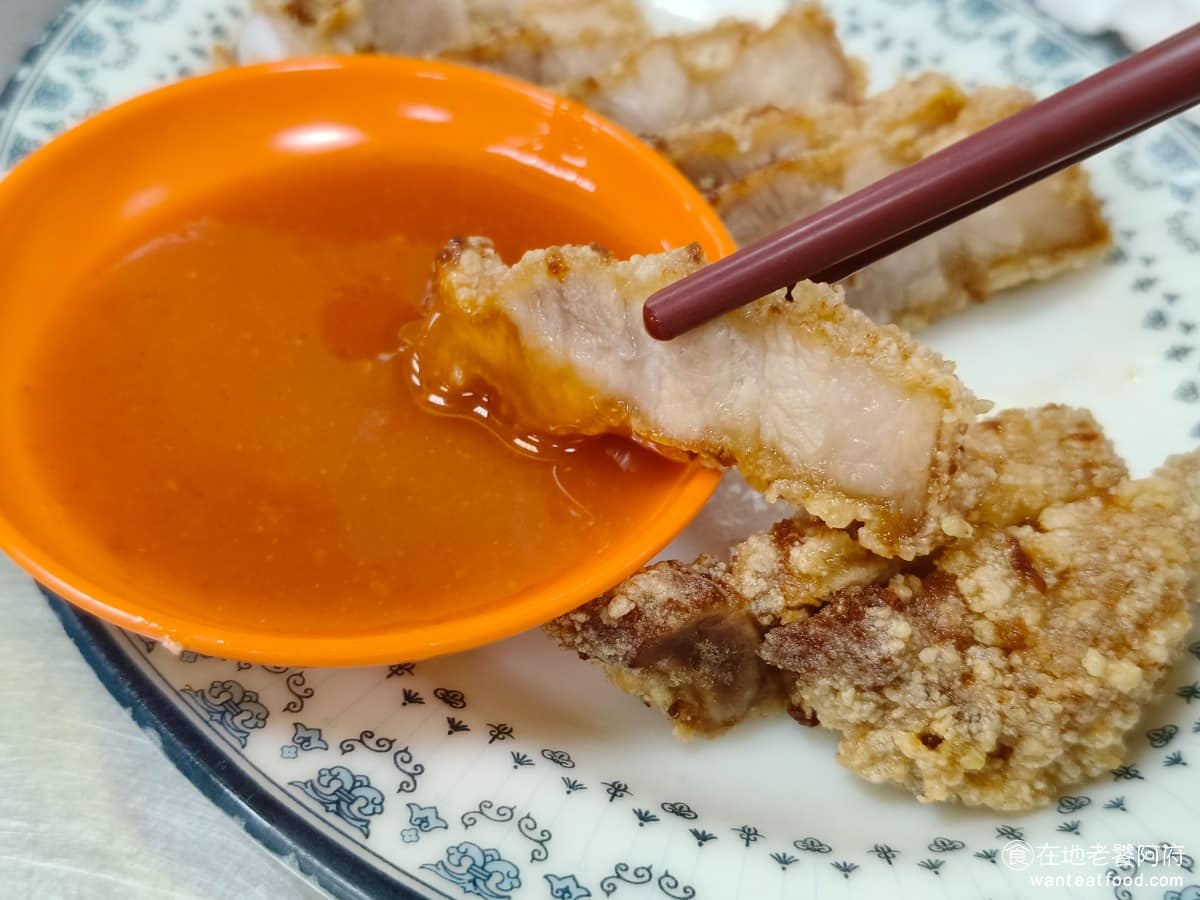 小文肉羹魯肉飯 小文肉羹魯肉飯菜單 小文肉羹魯肉飯推薦 中山區美食 中山美食 因為生意好，油也很新鮮，吃起來舒服，不會太油膩，沒有太重的油耗味，難怪推薦的人很多，必點品項之一。 @在地老饕阿府