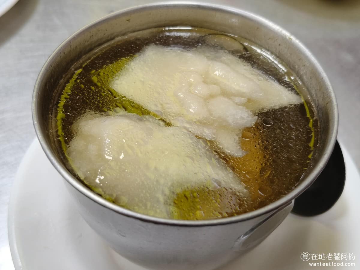 小文肉羹魯肉飯 小文肉羹魯肉飯菜單 小文肉羹魯肉飯推薦 中山區美食 中山美食 苦瓜排骨湯 味道清爽，湯頭甘甜，苦瓜沒什麼苦味，排骨肉質偏硬一些，整體味道不差，但跟肉羹相比，肉羹的味道還是更吸引人。 @在地老饕阿府