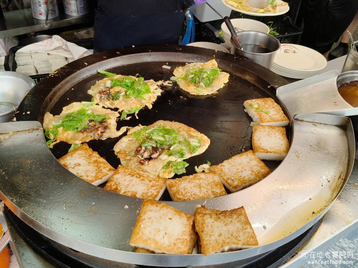 天天利美食坊 天天利美食坊菜單 天天利美食坊推薦 萬華區美食 萬華美食 西門美食 台灣小吃 滷肉飯 品項多、價格親民是一大優點,觀光客可以在同一間店,把台灣常見小吃一次吃完,不用分頭去找不同的店,這是它對外國遊客,特別有吸引力的地方。 @在地老饕阿府