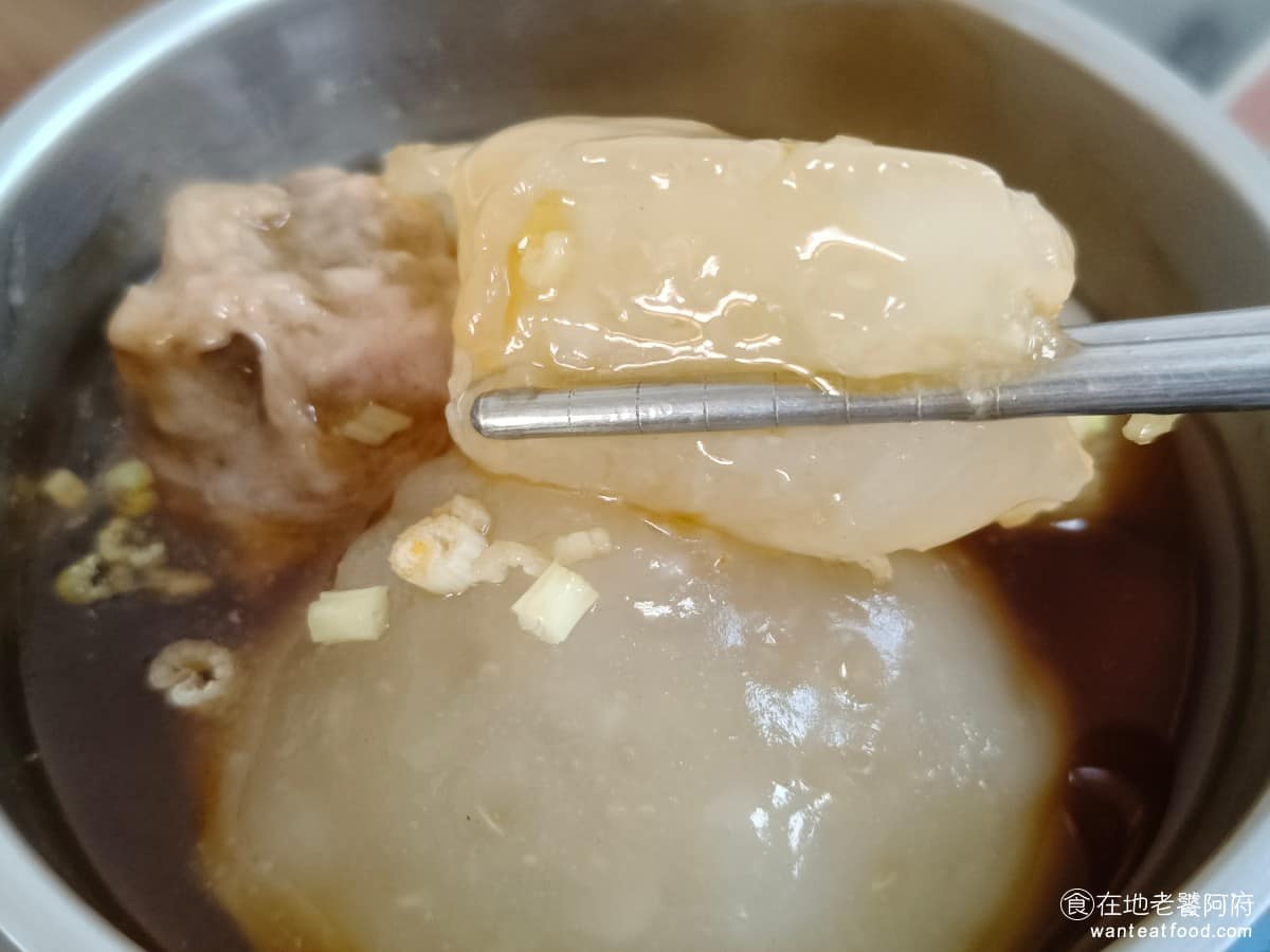 蒸美味 蒸美味菜單 蒸美味推薦 淡水區美食 淡水美食 中式料理 小籠湯包 外皮口感滑嫩，不會蒸煮到太爛，而且很好咬，不會黏牙，吃起來舒服。 @在地老饕阿府