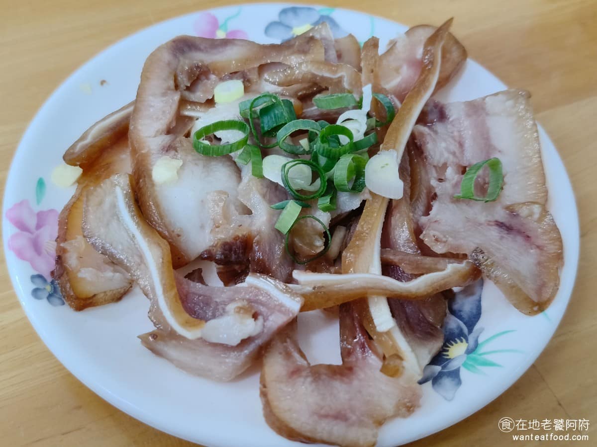 林家乾麵 林家乾麵菜單 林家乾麵推薦 中正區美食 中正美食 中正紀念堂美食 台灣小吃 乾麵 魚丸湯 豬耳朵 豬耳朵因為沒有加上醬油膏,所以吃起來,味道比較淡一點。 @在地老饕阿府