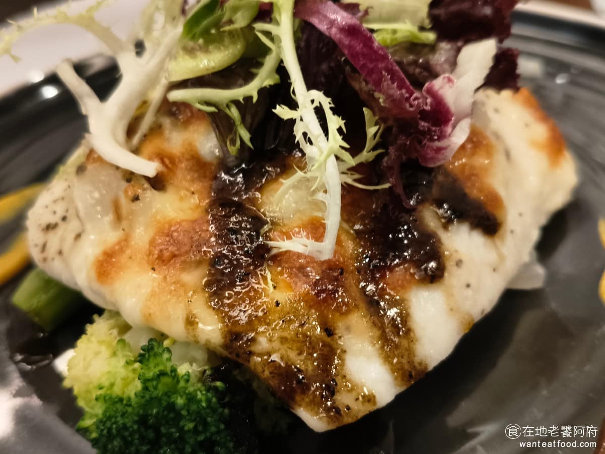 那比餐坊 那比餐坊菜單 那比餐坊推薦 中山區美食 中山美食 大直美食 義式料理 義大利麵 魚肉吃起來,非常新鮮口感軟嫩,外皮酥脆,吃起來非常有水準,甚至完全不輸在一些高級餐廳所吃的。 @在地老饕阿府