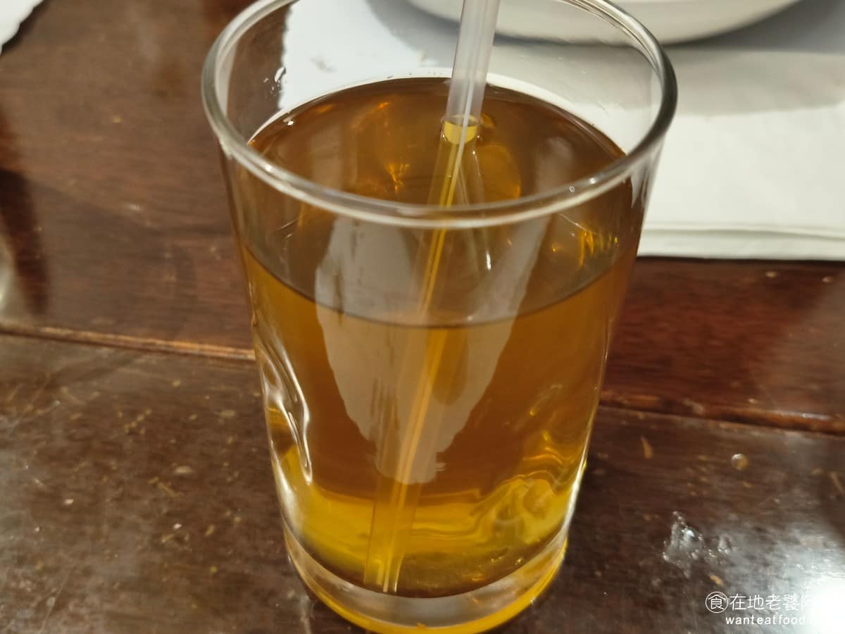那比餐坊 那比餐坊菜單 那比餐坊推薦 中山區美食 中山美食 大直美食 義式料理 義大利麵 綠茶 喝起來沒有太重的茶味,是無糖的口味,非常適合搭配口味比較重的餐點。如果要提前上的話,記得先告知。 @在地老饕阿府