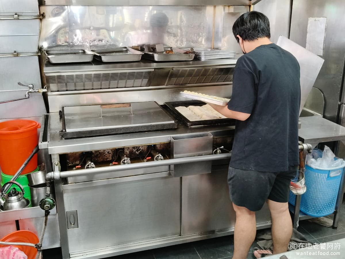 珍香鍋貼水餃專賣店 珍香鍋貼水餃專賣店菜單 珍香鍋貼水餃專賣店推薦 中和區美食 中和美食 《珍香鍋貼水餃專賣店》在中和地區，累積 Google 評論破兩千則，還能維持 4.2 顆星，非常不容易。 @在地老饕阿府