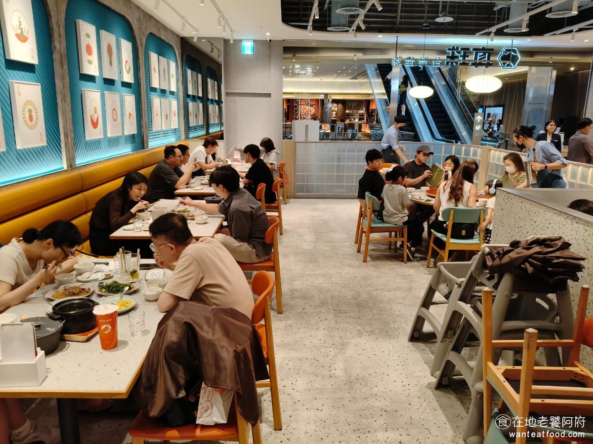 真珠台灣佳味微風南山店 真珠台灣佳味微風南山店菜單 真珠台灣佳味微風南山店推薦 美食 台式料理 比較麻煩的是,《真珠》在訂位的時候,4人以下需要付 500 元的訂金,如果人數更多,訂金還會更高,如果是平日,建議不用訂位,直接過來就好,幾乎都會有位置。 @在地老饕阿府