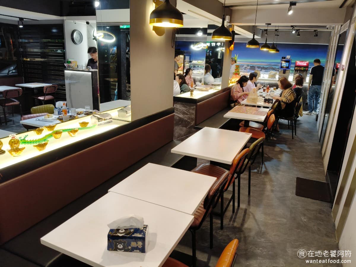 我家牛排松山撫遠店 我家牛排松山撫遠店菜單 我家牛排松山撫遠店推薦 松山區美食 松山美食 假日用餐時段人較多，平日時段人少，用餐則比較愜意。 @在地老饕阿府