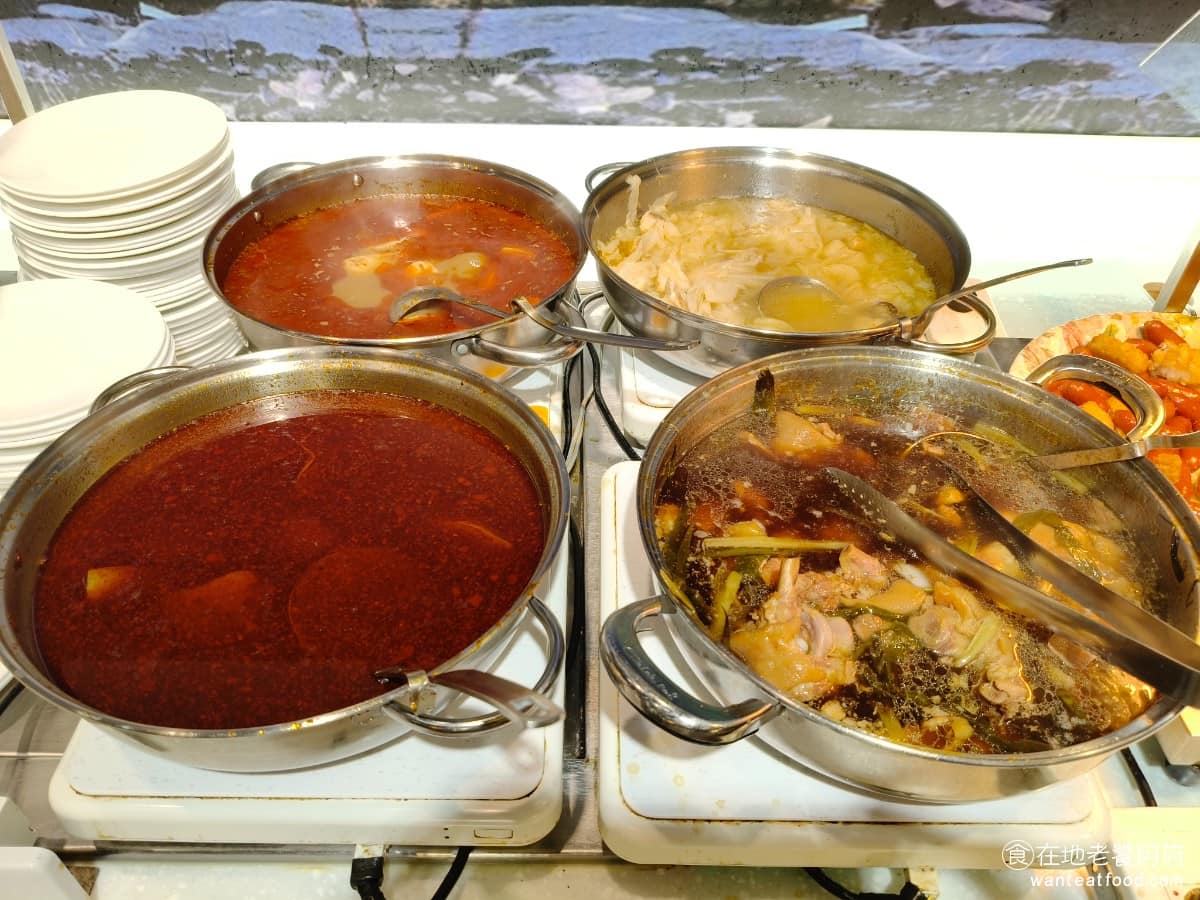 我家牛排松山撫遠店 我家牛排松山撫遠店菜單 我家牛排松山撫遠店推薦 松山區美食 松山美食 熱食區 有滷豬腳、滷白菜、滷鴨血和麻辣臭豆腐，剛才一進店裡，就覺得店內有一股臭味，以為是垃圾的臭味，但後來才發現，原來是臭豆腐的臭味，太容易造成誤會了。 @在地老饕阿府