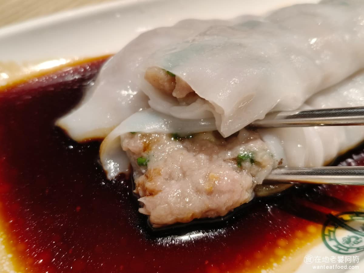 添好運南港三井店 添好運南港三井店菜單 添好運南港三井店推薦 南港區美食 南港美食 還帶有傳統港式檸檬葉的香氣,上一代的老師傅在製作牛肉時,喜歡加入檸檬葉香氣,能達到去腥並增添果香的效果。 @在地老饕阿府