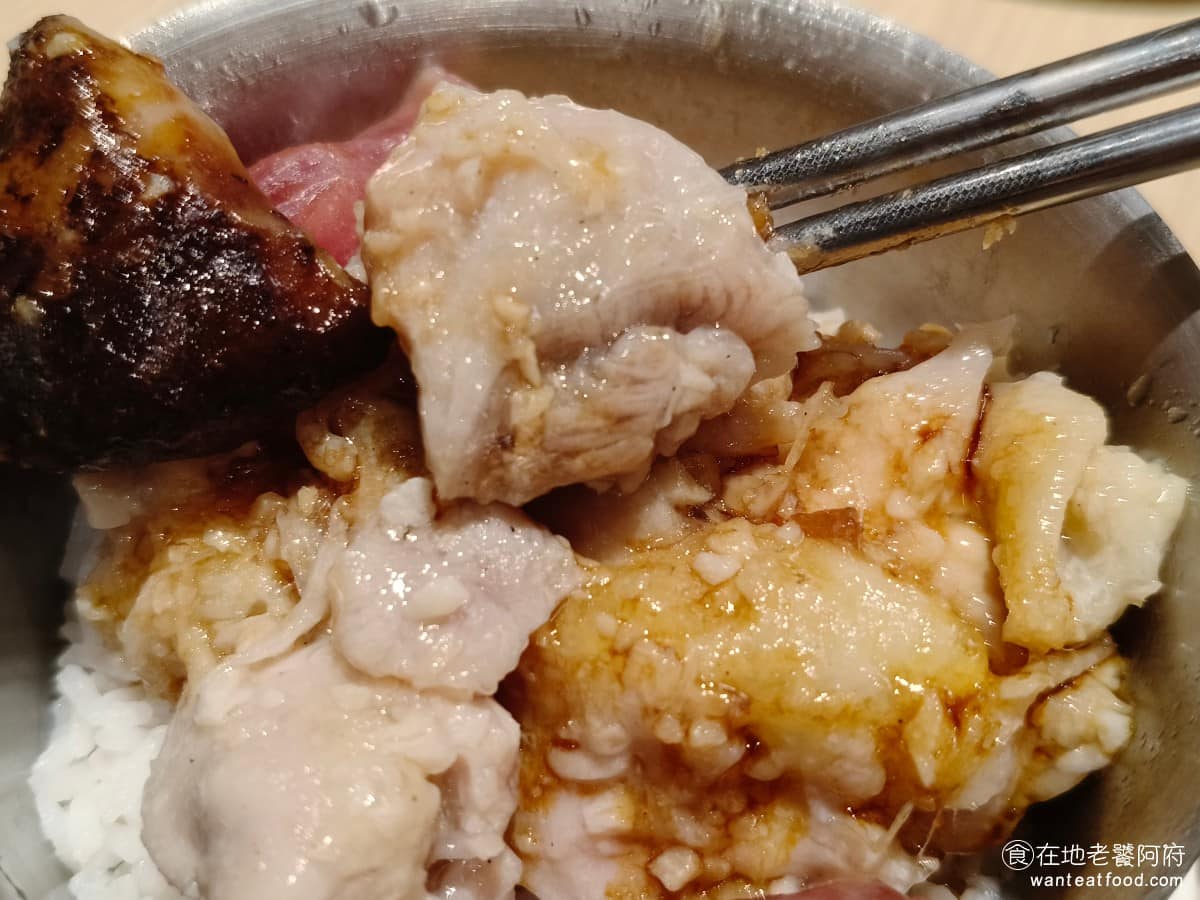 添好運南港三井店 添好運南港三井店菜單 添好運南港三井店推薦 南港區美食 南港美食 整份吃完真的很飽,甚至都可以當一份午餐來吃,如果想吃有份量感的主食,這道是首選。 @在地老饕阿府