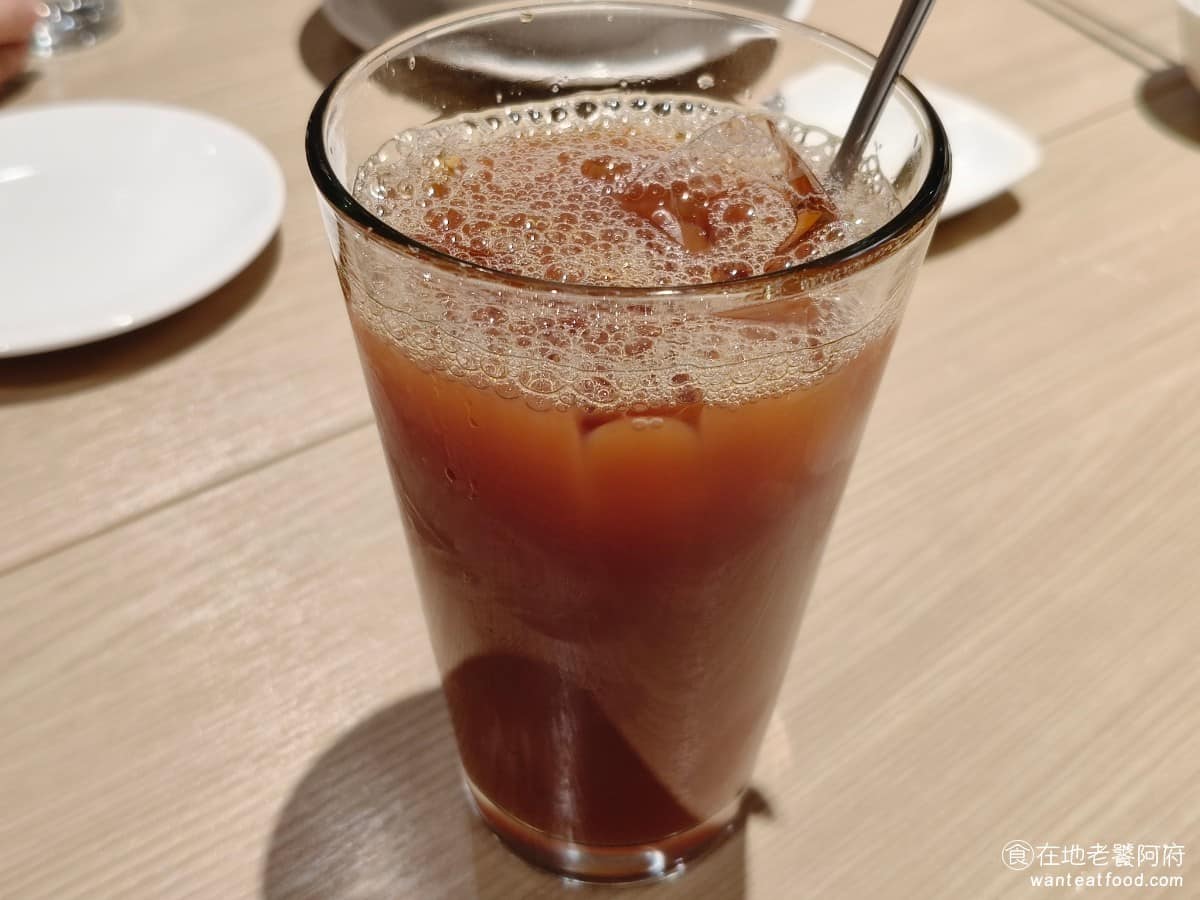 添好運南港三井店 添好運南港三井店菜單 添好運南港三井店推薦 南港區美食 南港美食 招牌凍檸茶 口味偏酸,甜度也足,是很道地的港式做法,酸味明顯開胃,搭配口味較重的蒸點或煎點很合適。 @在地老饕阿府