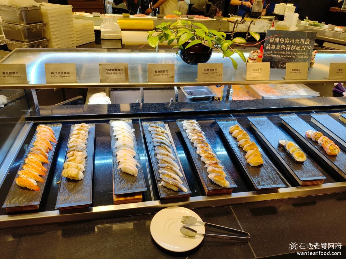 漢來海港台北天母SOGO店 漢來海港台北天母SOGO店菜單 漢來海港台北天母SOGO店推薦 壽司區 有海老和壽司、帆立貝壽司、鯖魚、稻禾、海苔花壽司、鮪魚起司、皮蛋剝皮辣椒、炙燒鮭魚 @在地老饕阿府