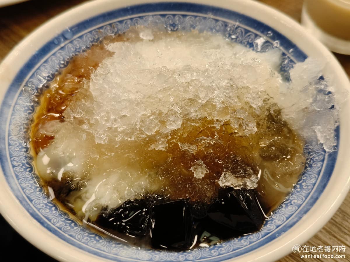 漢來海港台北天母SOGO店 漢來海港台北天母SOGO店菜單 漢來海港台北天母SOGO店推薦 刨冰 喜歡豆類甜點的，有 6 到 7 種佐料可自選，大豆、薏仁、愛玉、龜苓膏，糖水和煉乳自己加，只是少了綠豆、紅豆，覺得蠻可惜的。 @在地老饕阿府