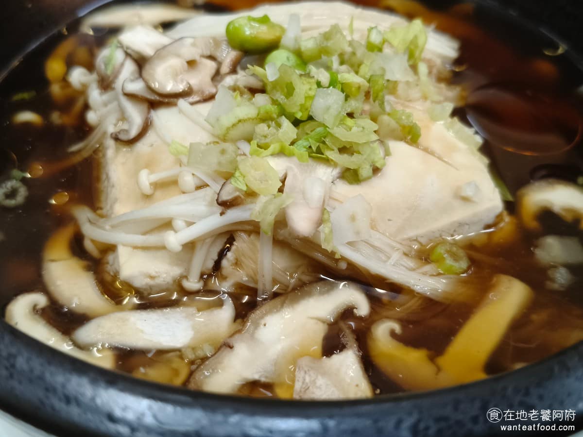 戴記臭豆腐專賣店 戴記臭豆腐專賣店菜單 戴記臭豆腐專賣店推薦 信義區美食 信義美食 如果是想挑戰重口味臭豆腐的人,點原味可能會覺得不夠臭、不夠味。也是要升級加臭。 @在地老饕阿府