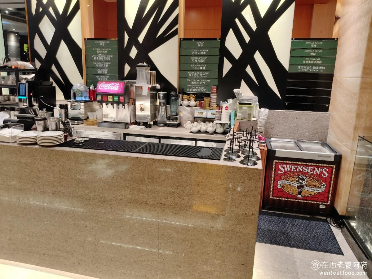 SWENSEN'S 双聖大安店 双聖大安店菜單 双聖大安店推薦 大安區美食 大安美食 大安站美食 很多飯店一樓的餐廳，現在也都習慣外包給其他的品牌，因為這樣不只能滿足飯店內的客人，連飯店外的顧客也能進來用餐，能降低飯店的成本，也能更有效地撐起餐廳的營業額。 @在地老饕阿府