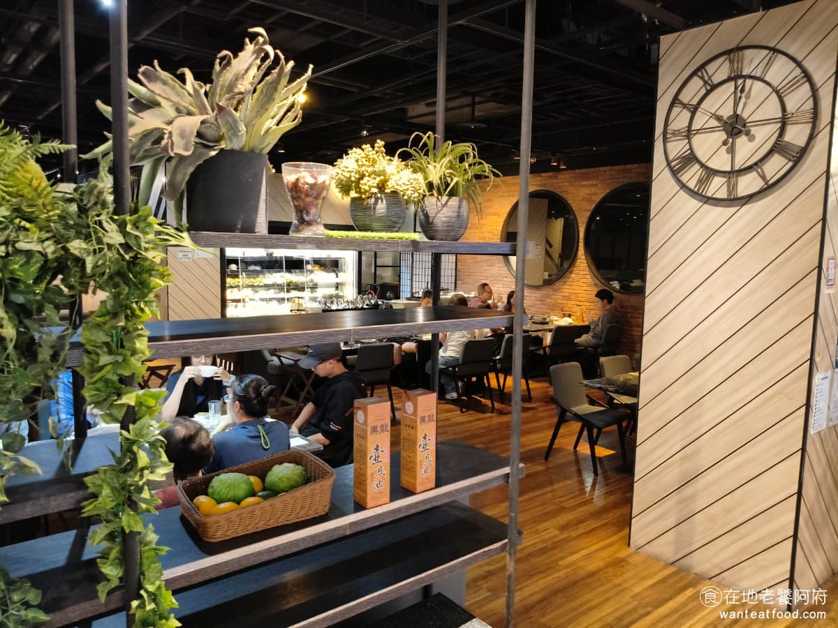 22:02火鍋美麗華店 22:02火鍋美麗華店菜單 22:02火鍋美麗華店推薦 中山區美食 《22:02火鍋 美麗華店》是22:02在台北的第四間分店,這個位置原本是長庚生技經營的餐廳,但當時人潮較為冷清,後來換成22:02火鍋後一做就做了將近10年,也算是這裡的老店了。 @在地老饕阿府