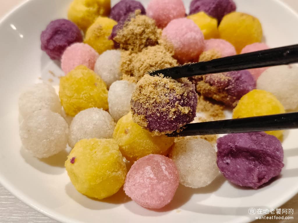 柚子花花青春客家菜南港LalaPort 柚子花花青春客家菜南港LalaPort菜單 湯圓口感Q彈，吃起來不油膩，上面加了花生粉，吃起來不單調，雖然是招待的，但分量給得超多，超有誠意。 @在地老饕阿府