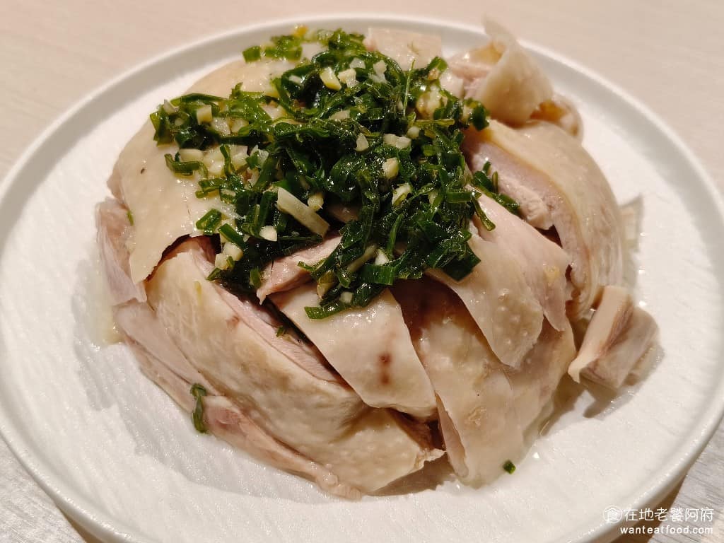 柚子花花青春客家菜南港LalaPort 柚子花花青春客家菜南港LalaPort菜單 薑黃奶油雞腿 雞皮晶瑩剔透，吃起來Q彈有咬感，皮下帶有肉凍，膠質豐富雞肉部分口感紮實，不會太硬。 @在地老饕阿府