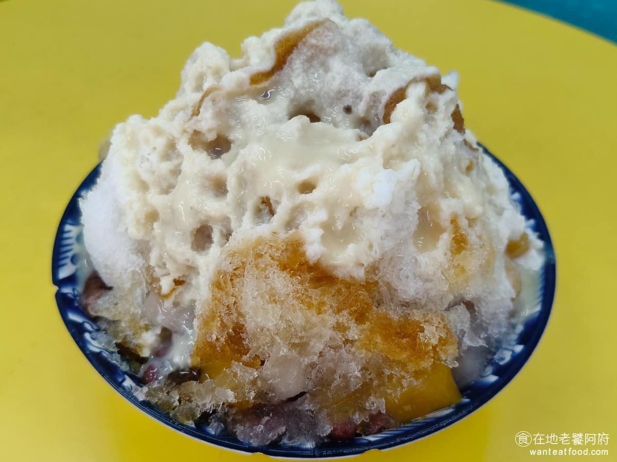 甜妞古早冰紅茶 甜妞古早冰紅茶菜單 甜妞古早冰紅茶推薦 北投區美食 北投美食 甜點點心 剉冰 黑糖剉冰 黑糖糖水甜度偏甜一點點，配料給的份量還算多，一碗60元的價格，CP值非常高。 @在地老饕阿府