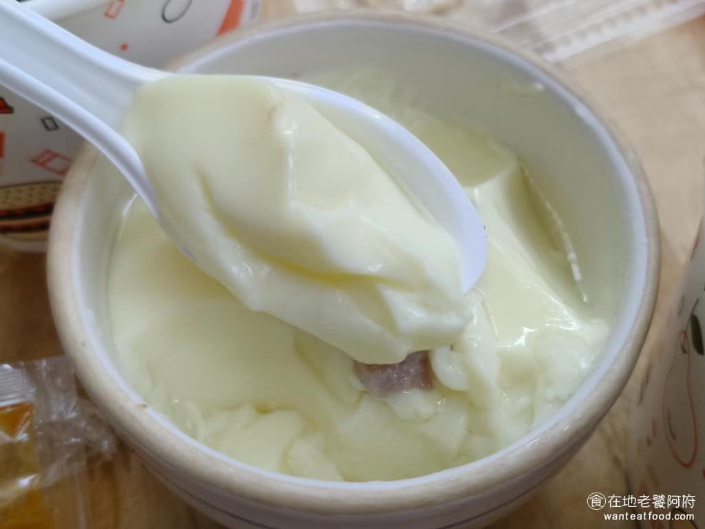 阿婆壽司 阿婆壽司菜單 阿婆壽司推薦 鶯歌區美食 鶯歌美食 日式料理 壽司 因為這裡的壽司吃起來不夠濕潤，口感偏乾，所以搭配暖呼呼的茶碗蒸一起吃，才會比較順口，因此建議茶碗蒸可以多一點，這是裡面最好吃的。 @在地老饕阿府