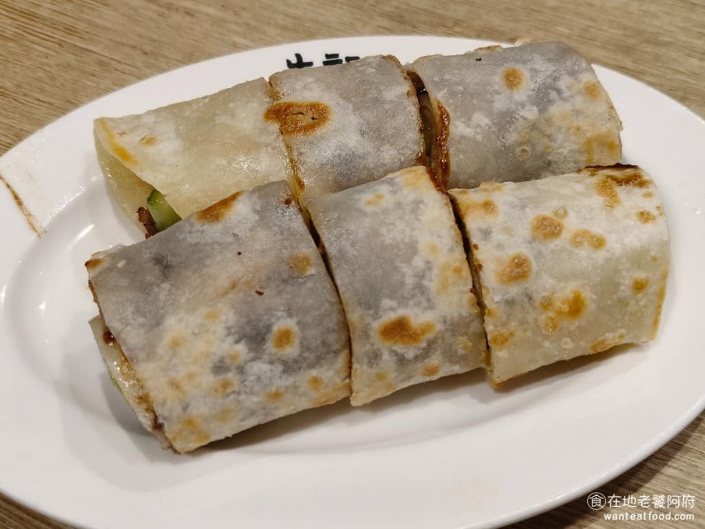 朱記餡餅粥店大直美麗華店 朱記餡餅粥店大直美麗華店菜單 朱記餡餅粥店大直美麗華店推薦 豬肉捲餅 餅本身煎的軟硬適中，裡面的豬肉也好吃，口感偏軟，醬汁也搭得不錯。 @在地老饕阿府