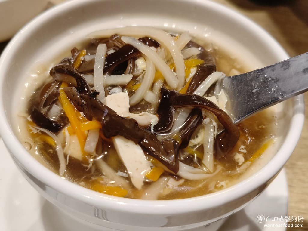 朱記餡餅粥店大直美麗華店 朱記餡餅粥店大直美麗華店菜單 朱記餡餅粥店大直美麗華店推薦 酸辣湯喝起來味道中規中矩，也不算特別好喝，但有達到一般酸辣湯的水準，60 元一碗，CP 值還算高。 @在地老饕阿府