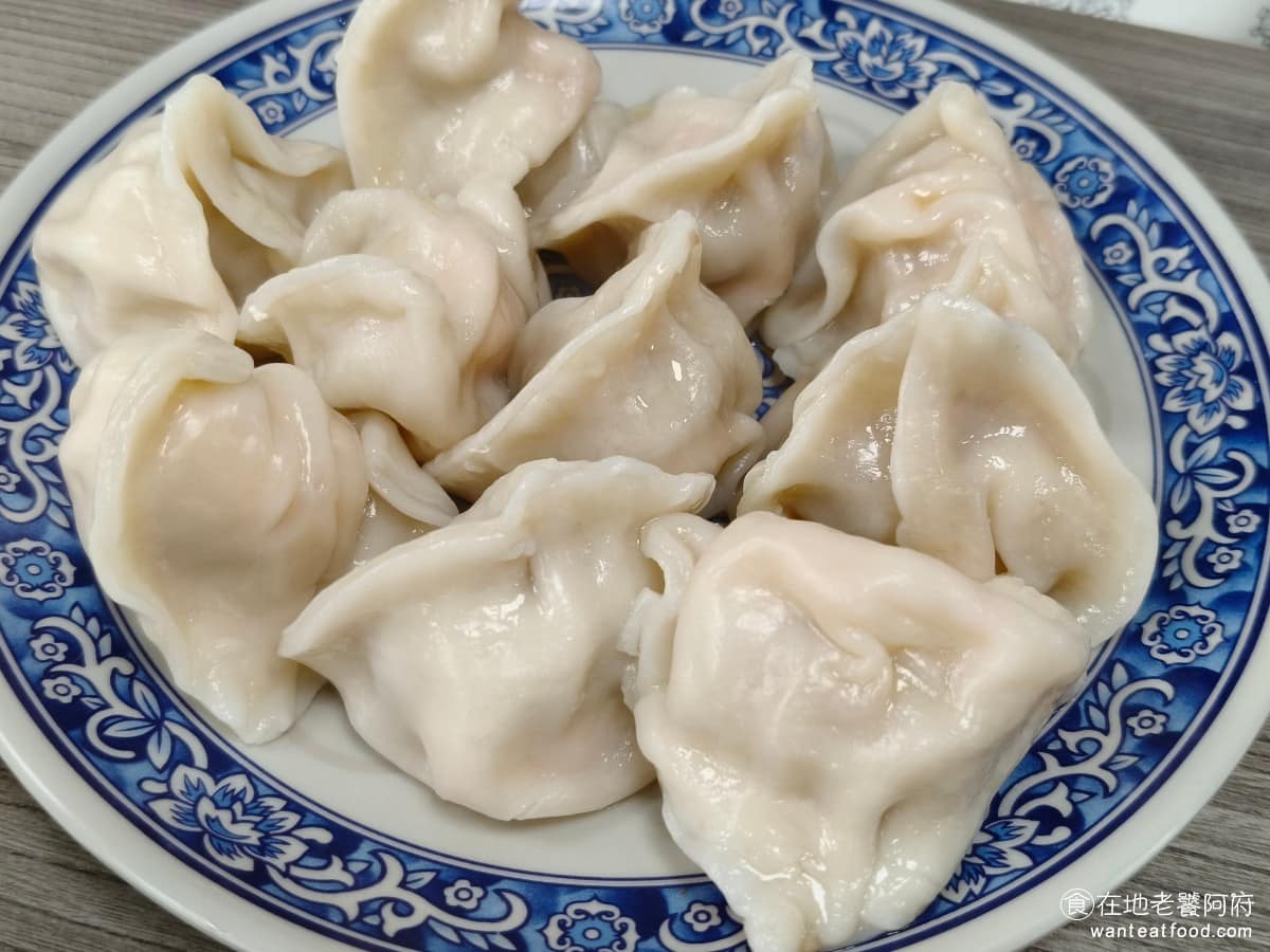 新娘子麵館（忠孝店） 新娘子麵館（忠孝店）菜單 新娘子麵館（忠孝店）推薦 信義區美食 信義美食 韭黃蝦仁水餃 三種水餃裡面最豐盛的一款，每一顆裡面都有一隻蝦仁，加上豬肉餡，口感飽滿味道也不差。愛吃水餃的話，這個最值得點。 @在地老饕阿府