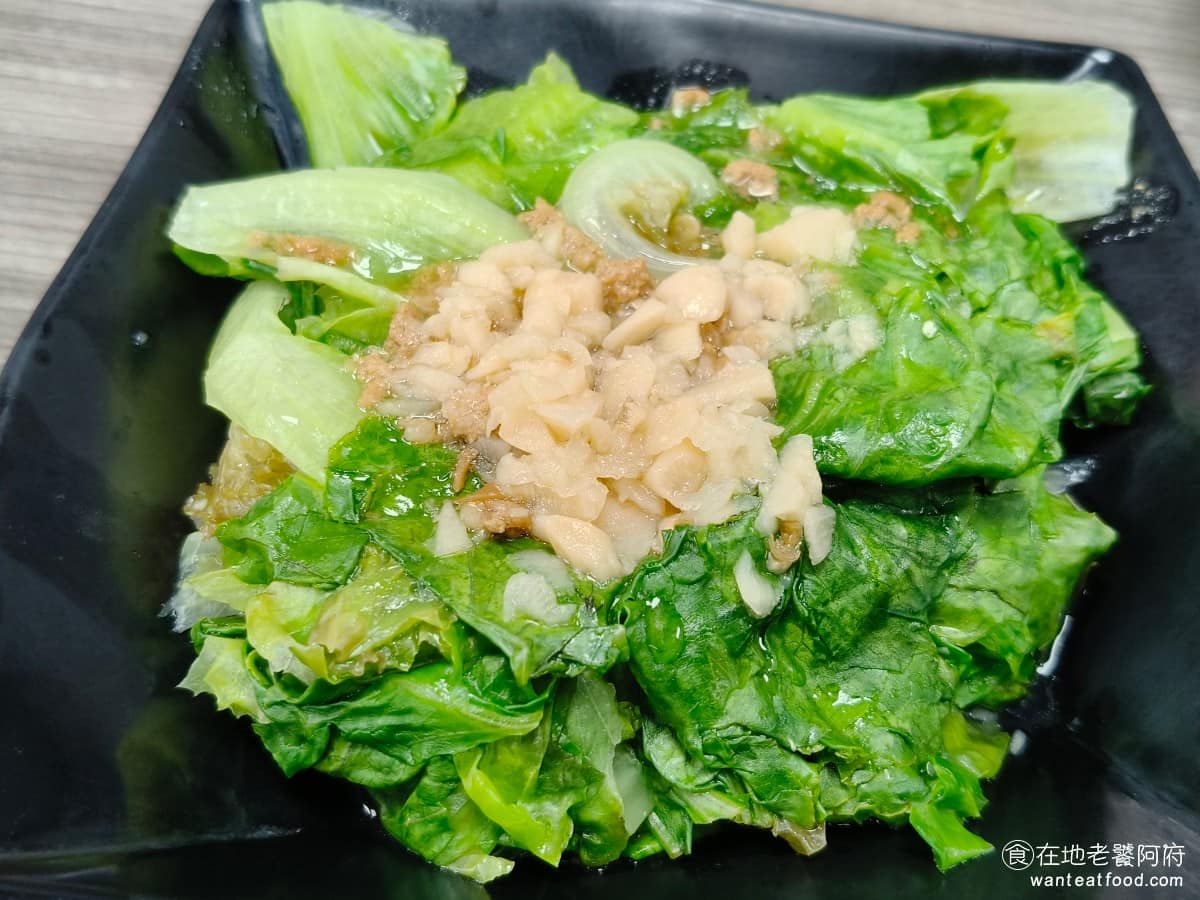 新娘子麵館（忠孝店） 新娘子麵館（忠孝店）菜單 新娘子麵館（忠孝店）推薦 信義區美食 信義美食 燙青菜 清燙做法吃起來很清爽，幾乎沒什麼鹹味，上面加了蒜片，蒜味滿明顯的。 @在地老饕阿府
