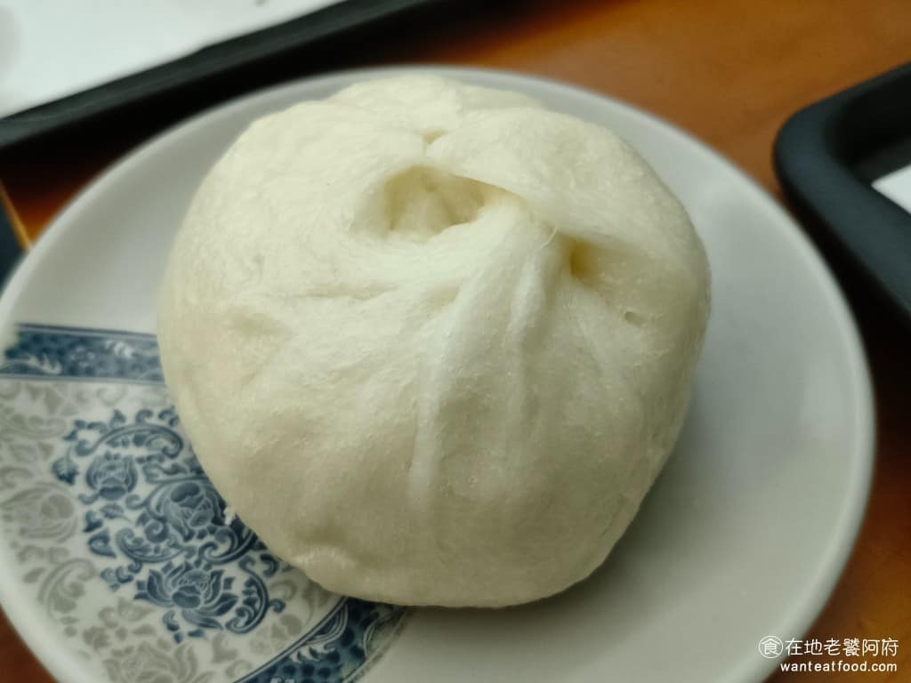 云滇忠孝店 云滇忠孝店菜單 云滇忠孝店推薦 大安區美食 大安美食 忠孝復興美食 中式料理 過橋米線 破酥包（筍香） 鹹口味，筍的脆口感明顯，香菇增添香氣，整體清爽可口，配著米線湯頭一起吃，外皮吃的到麵香，一口米線，一口包子，這樣配才是標準吃法，非常不錯吃。 @在地老饕阿府