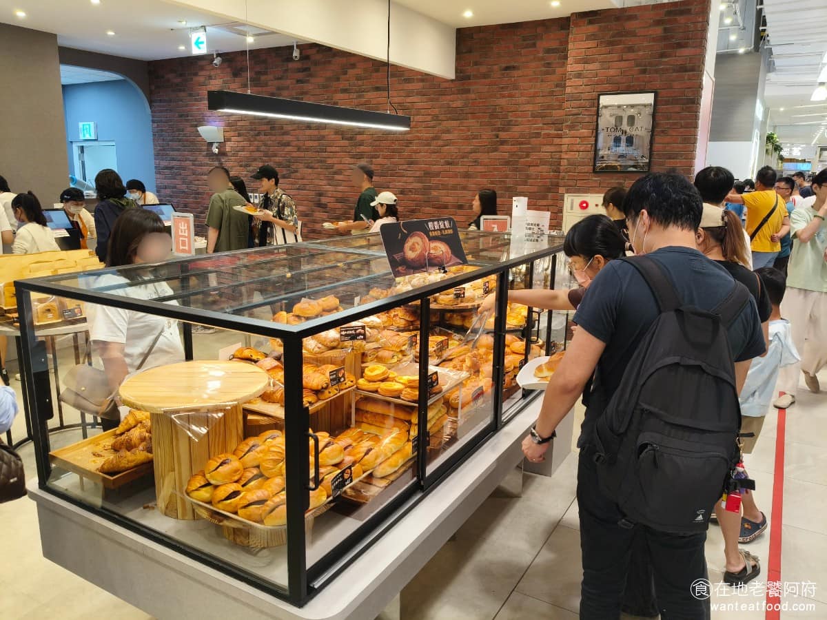 TOM CAT BAKERY 漢神洲際店 漢神洲際店菜單 漢神洲際店推薦 北屯區美食 北屯美食 台中漢神洲際店是《TOM CAT BAKERY 漢神洲際店》在台灣的第一家分店，也是中部獨家，麵包控不用再飛紐約，就能吃到這個品牌了。 @在地老饕阿府