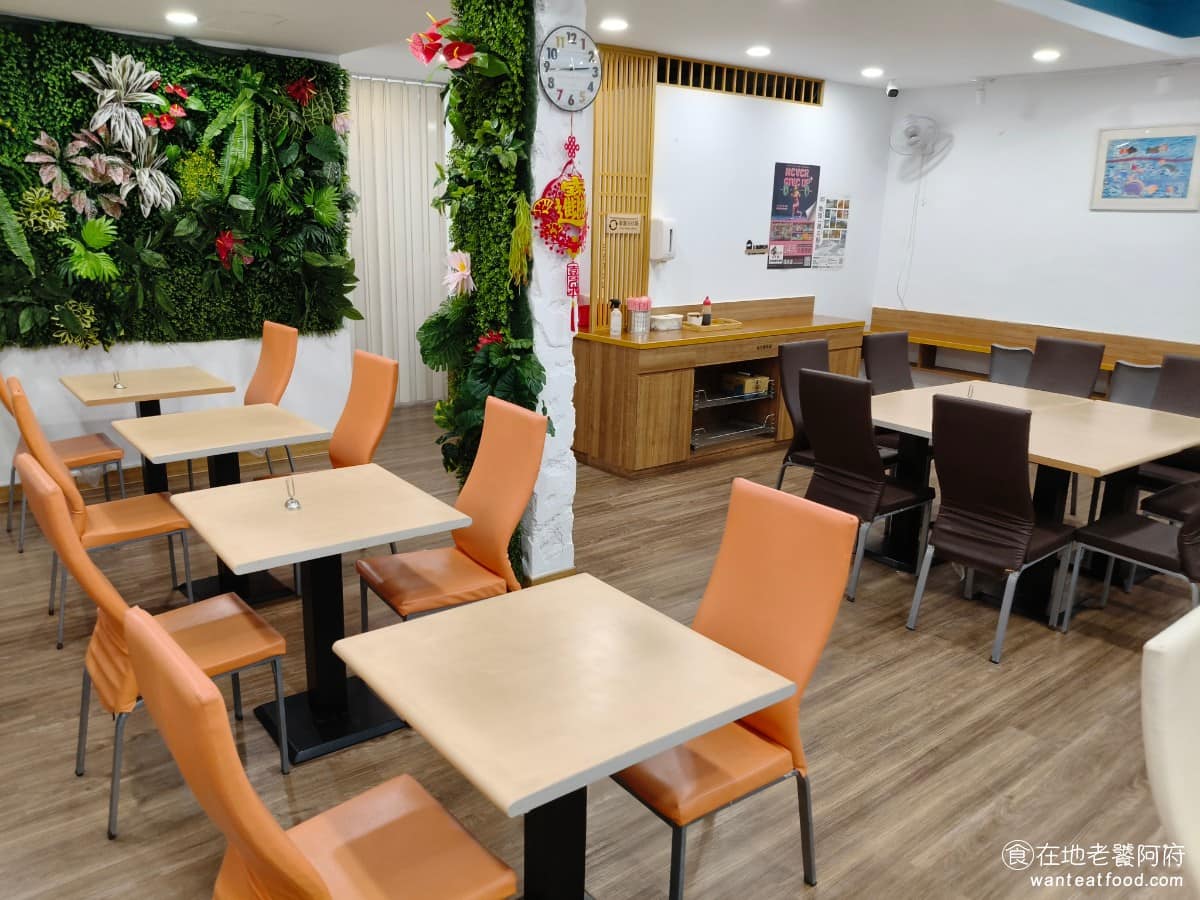海邊腸粉 海邊腸粉菜單 海邊腸粉推薦 淡水區美食 淡水美食 中式料理 廣東腸粉 用餐流程是先點餐付款，座位很多，點完就去找位置坐。 @在地老饕阿府