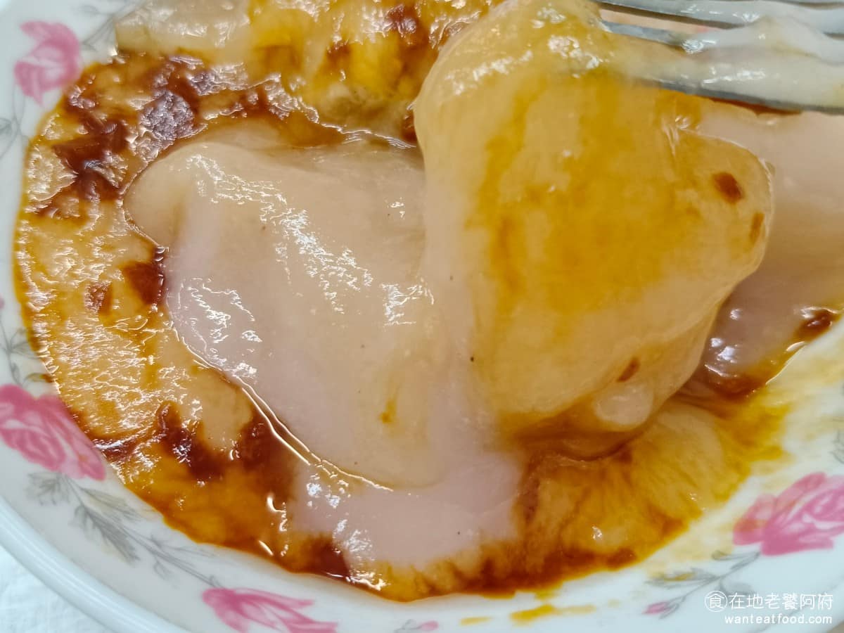 正老牌豐原肉丸 正老牌豐原肉丸菜單 正老牌豐原肉丸推薦 豐原區美食 豐原美食 台灣小吃 肉圓 《正老牌豐原肉丸》肉圓外皮有咬勁,又帶有油香,醬料調得平衡,不會太鹹、太淡、太硬、太油、太Q,找不到缺點,基本上是所有人來吃,都不會有任何意見的肉圓。 @在地老饕阿府