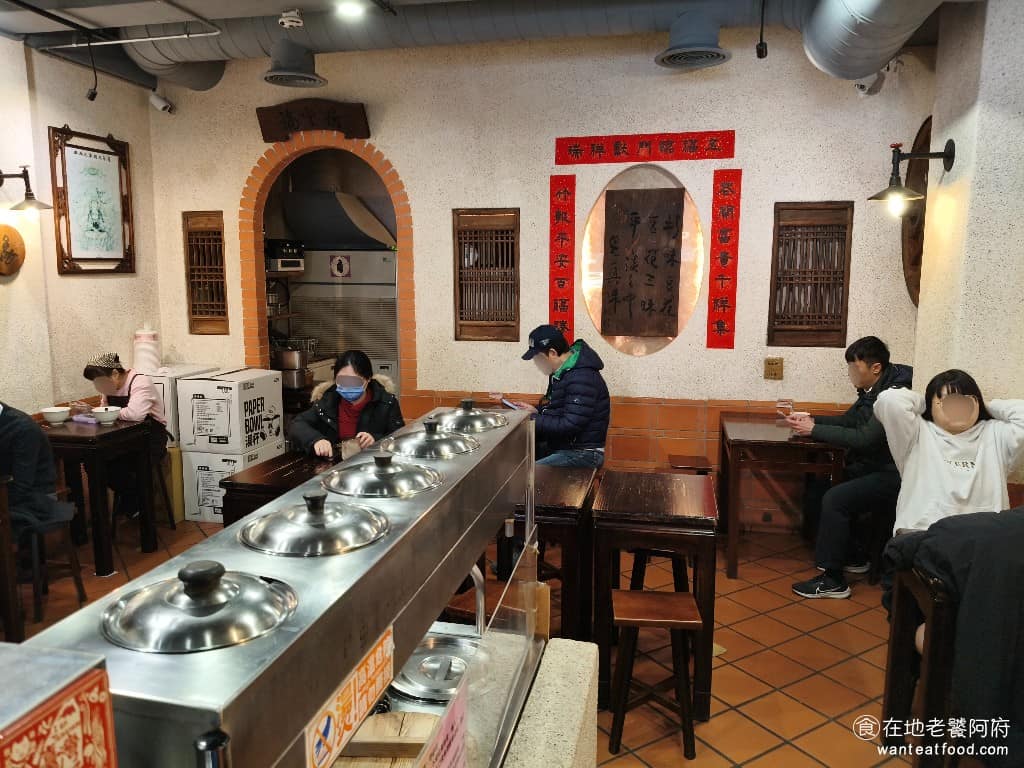 杉味豆花 杉味豆花菜單 杉味豆花推薦 大同區美食 大同美食 雙連美食 甜點點心 豆花 搬家之後不但沒有流失客源，反而因為地點更好，生意也更好了。無論平日假日，店內都是滿滿的人潮，外帶內用的客人都很多。 @在地老饕阿府