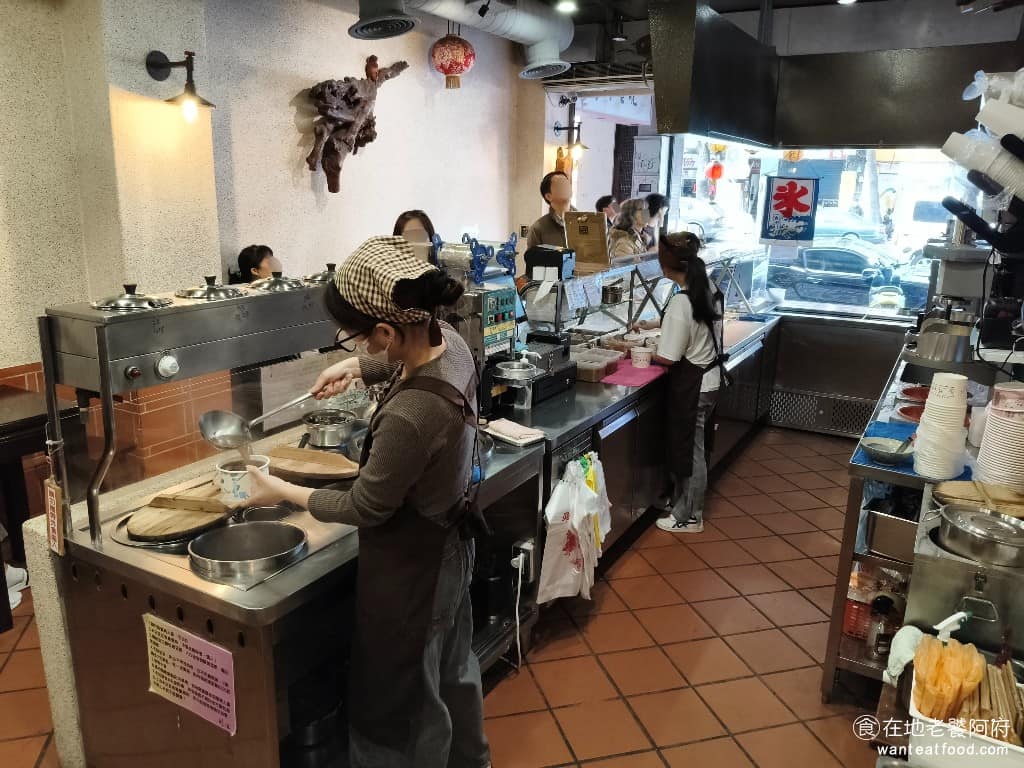 杉味豆花 杉味豆花菜單 杉味豆花推薦 大同區美食 大同美食 雙連美食 甜點點心 豆花 因為老闆是客家人，不只裝潢帶有古早味，店裡的客家仙草做法，也特別道地。 @在地老饕阿府