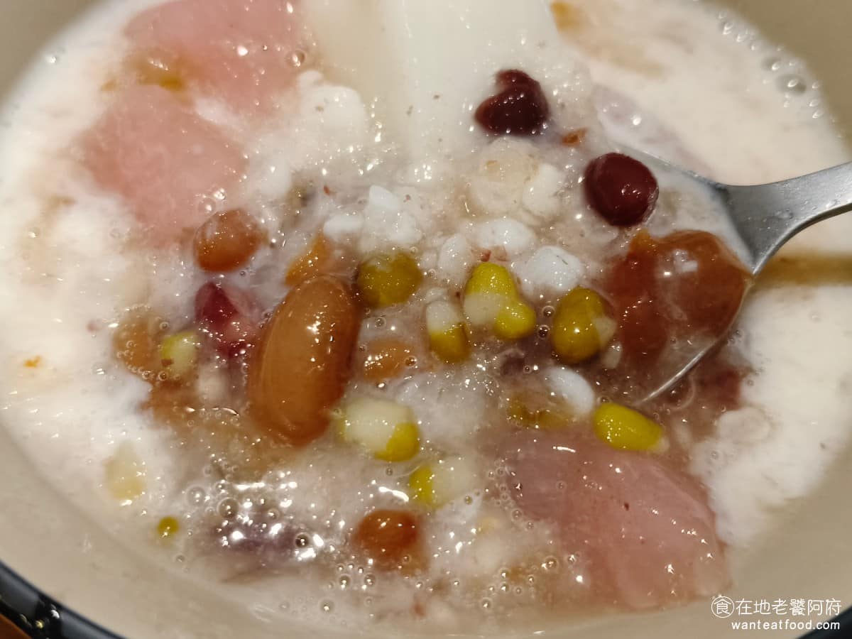 秘方雪人兄弟大安店 秘方雪人兄弟大安店菜單 秘方雪人兄弟大安店推薦 大安區美食 大安美食 豆子口感扎實,每一個都很飽滿,不會煮到破掉,個人最喜歡的就是這種口感。 @在地老饕阿府